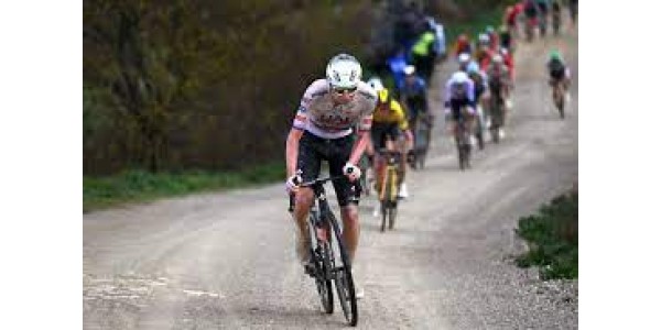 Pogacar joue en solo